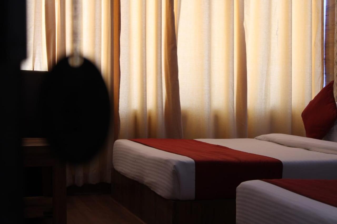 Hotel Black Diamond Zirakpur Bus Stand Екстериор снимка
