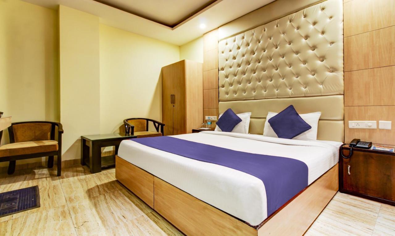 Hotel Black Diamond Zirakpur Bus Stand Екстериор снимка